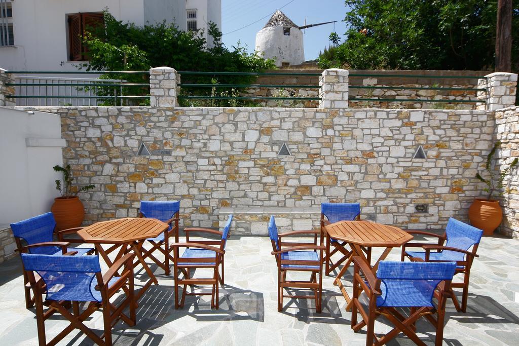Anna'S Parikia Studios Exterior photo