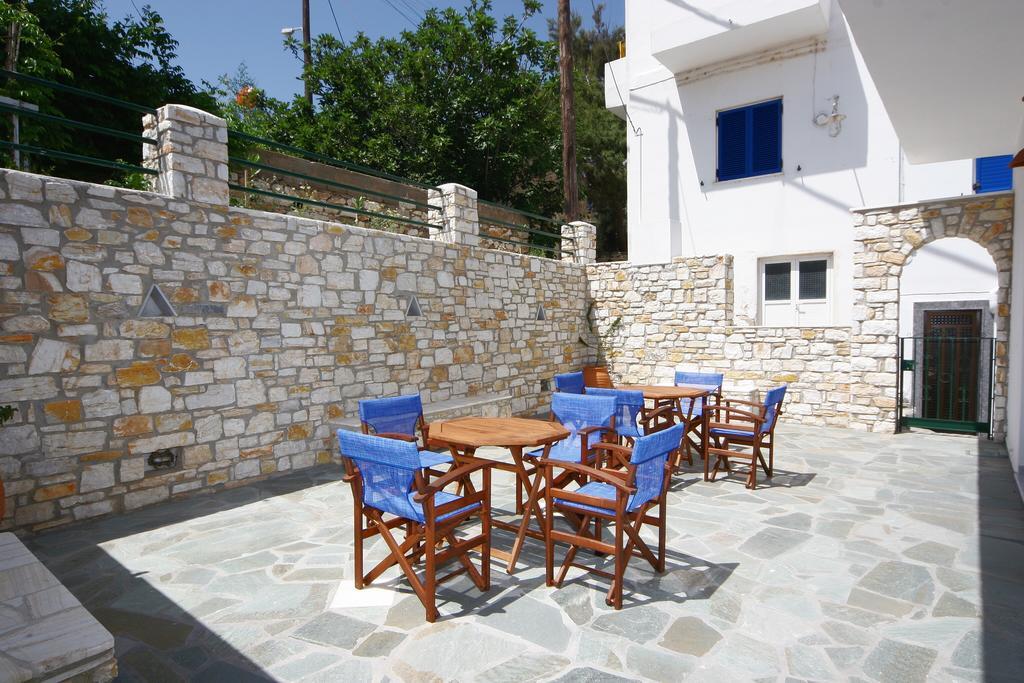 Anna'S Parikia Studios Exterior photo