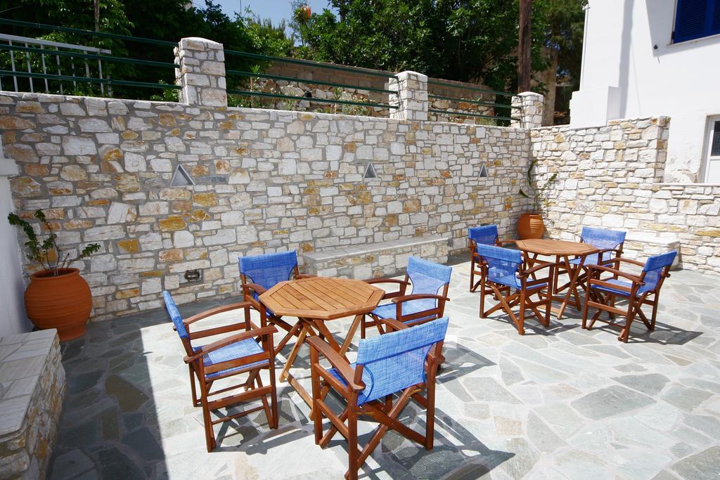 Anna'S Parikia Studios Exterior photo